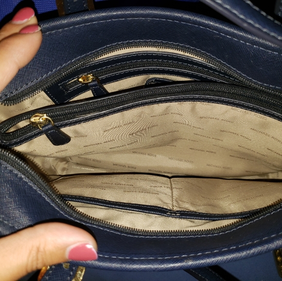 Michael Kors saffiano leather bag - Picture 4 of 4